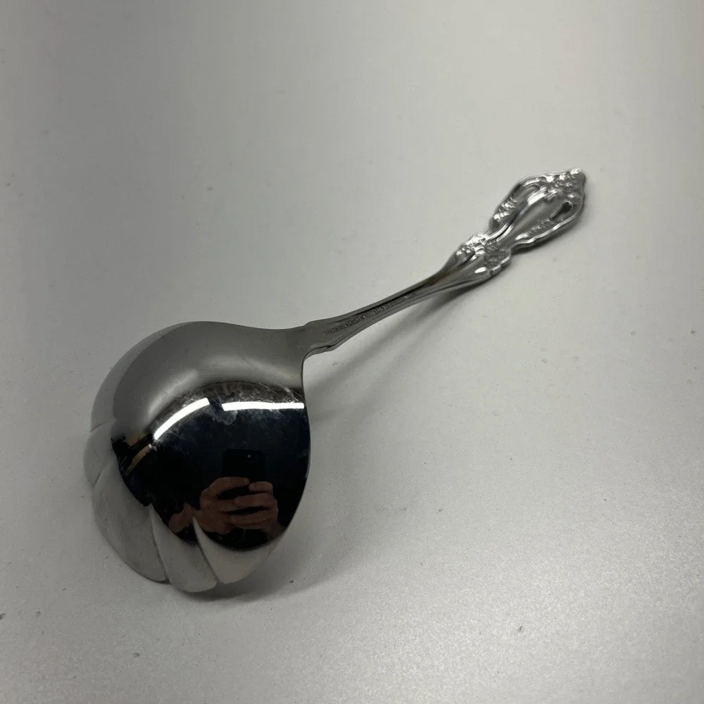 Oneida RAPHAEL Distinction Deluxe HH Stainless Sugar‎ Shell Spoon Flatware